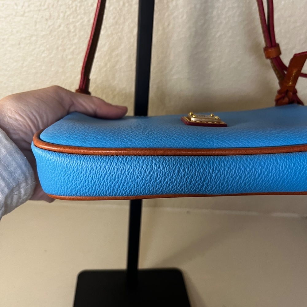 Dooney & Bourke Saffiano Lexi Crossbody Purse - COA included - Picture 10 of 11